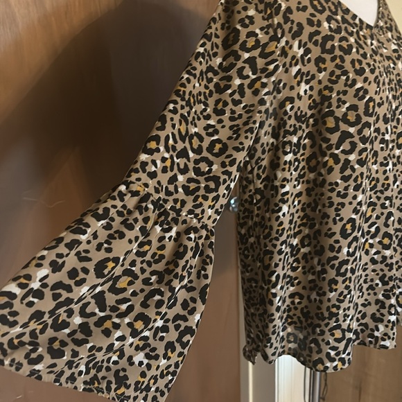 Leopard Print Billowing Top - Picture 3 of 5